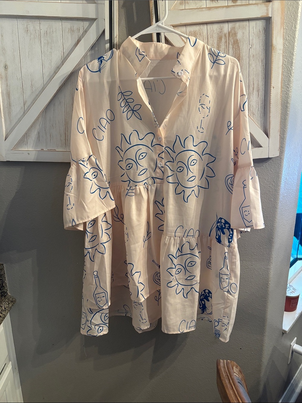 C/MEO Collective Cream Tunic with Blue Graphic Print ptp 22 length 32